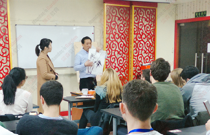 上海汉语学校 用专业教学收获人心.jpg